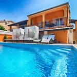 House Vesna 1479