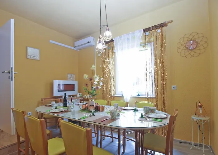 House Vesna 1479 * 반졸레